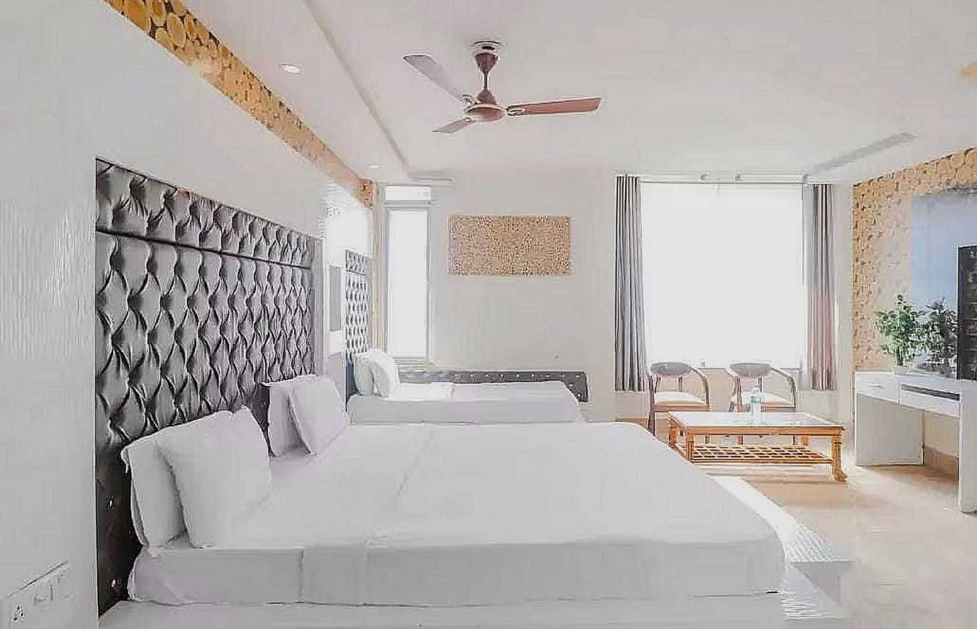 Rohtak Super Hotel O Vivaan Residency מראה חיצוני תמונה