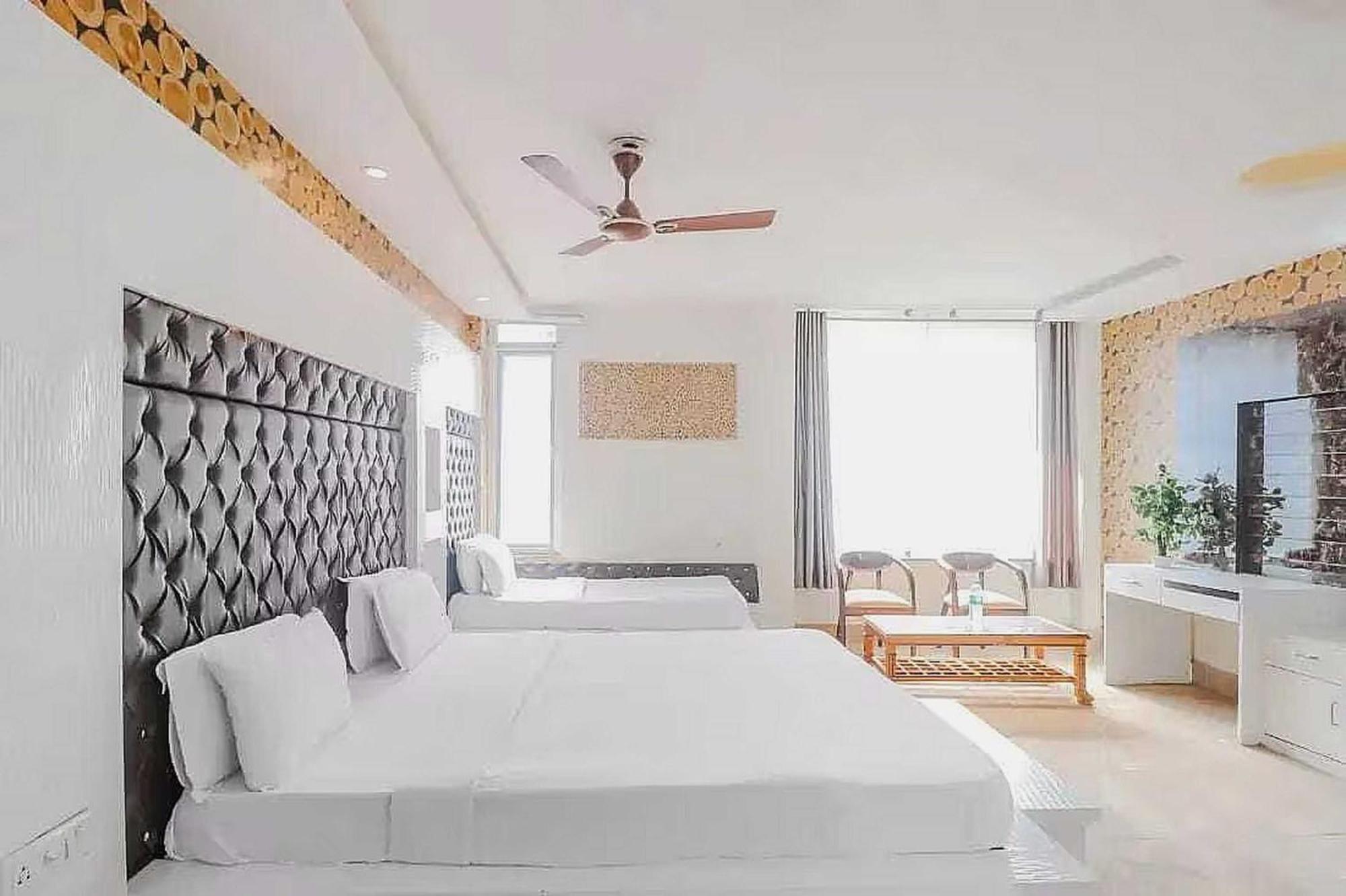 Rohtak Super Hotel O Vivaan Residency מראה חיצוני תמונה